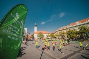 deca igraju odbojku