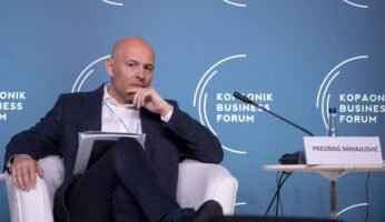 Predrag Mihajlović u fotelji na Kopaonik Biznis Forumu